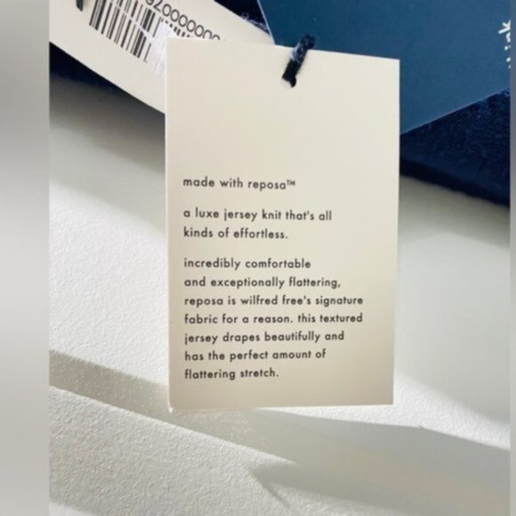 NWT Aritzia- Wilfred Free  "Bruni" Sleeveless Jersey Dress in Resin - Picture 4 of 9